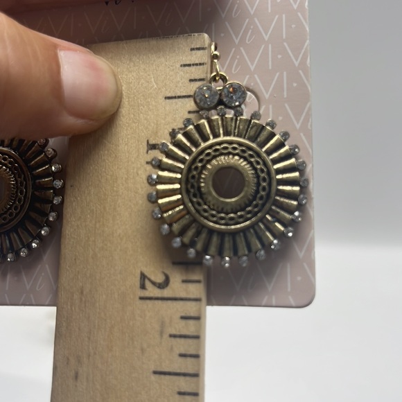 NWT ViVl Antique Gold Ornate Rhinestone Round Earrings - Picture 4 of 5